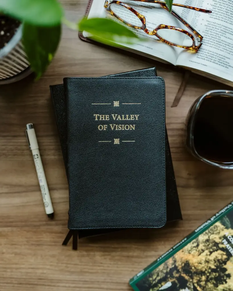 The Valley of Vision (Bonded Leather)